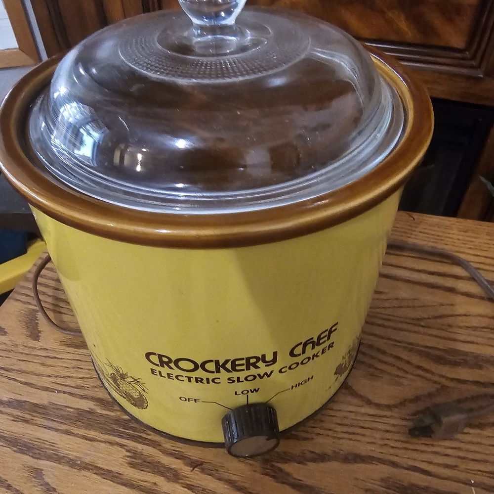 Vintage Crockery Chef pot Harvest Gold Ceramic Crock Slow Cooker Model 1031/1015 - Picture 3 of 4